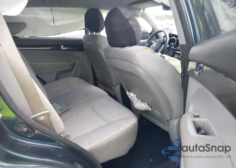 2011 Kia Sorento Lx z USA, uszkodzony, nr VIN 5XYKT3A18BG112907